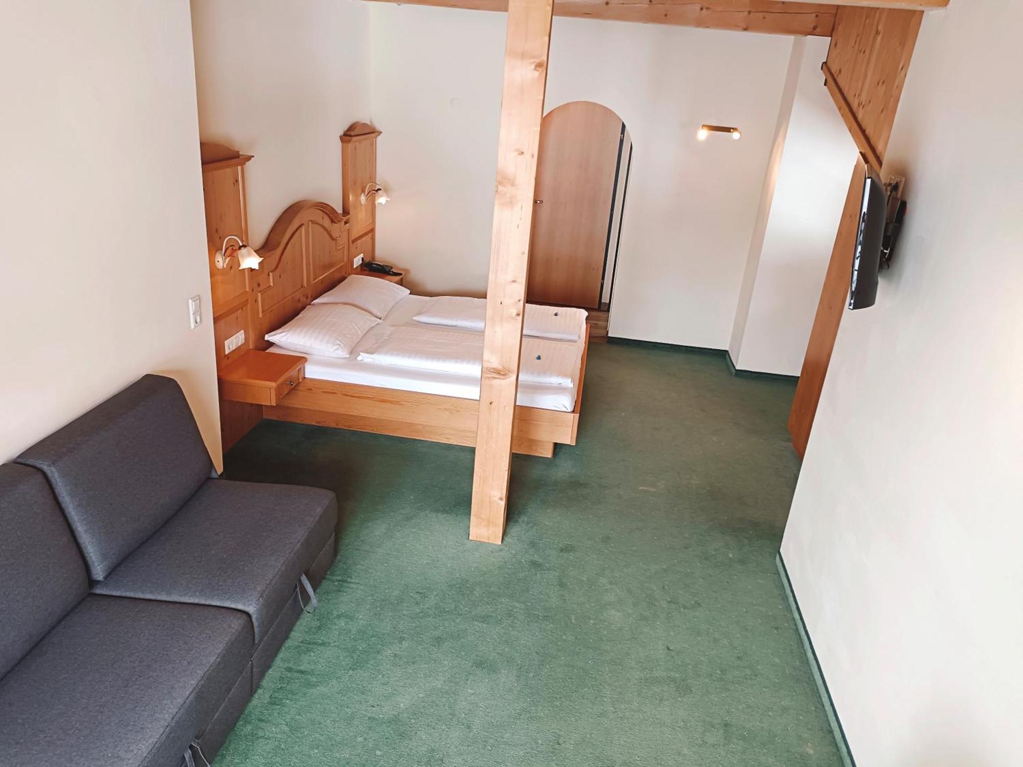 Hotel Gruenwaldkopf Обертауэрн Экстерьер фото