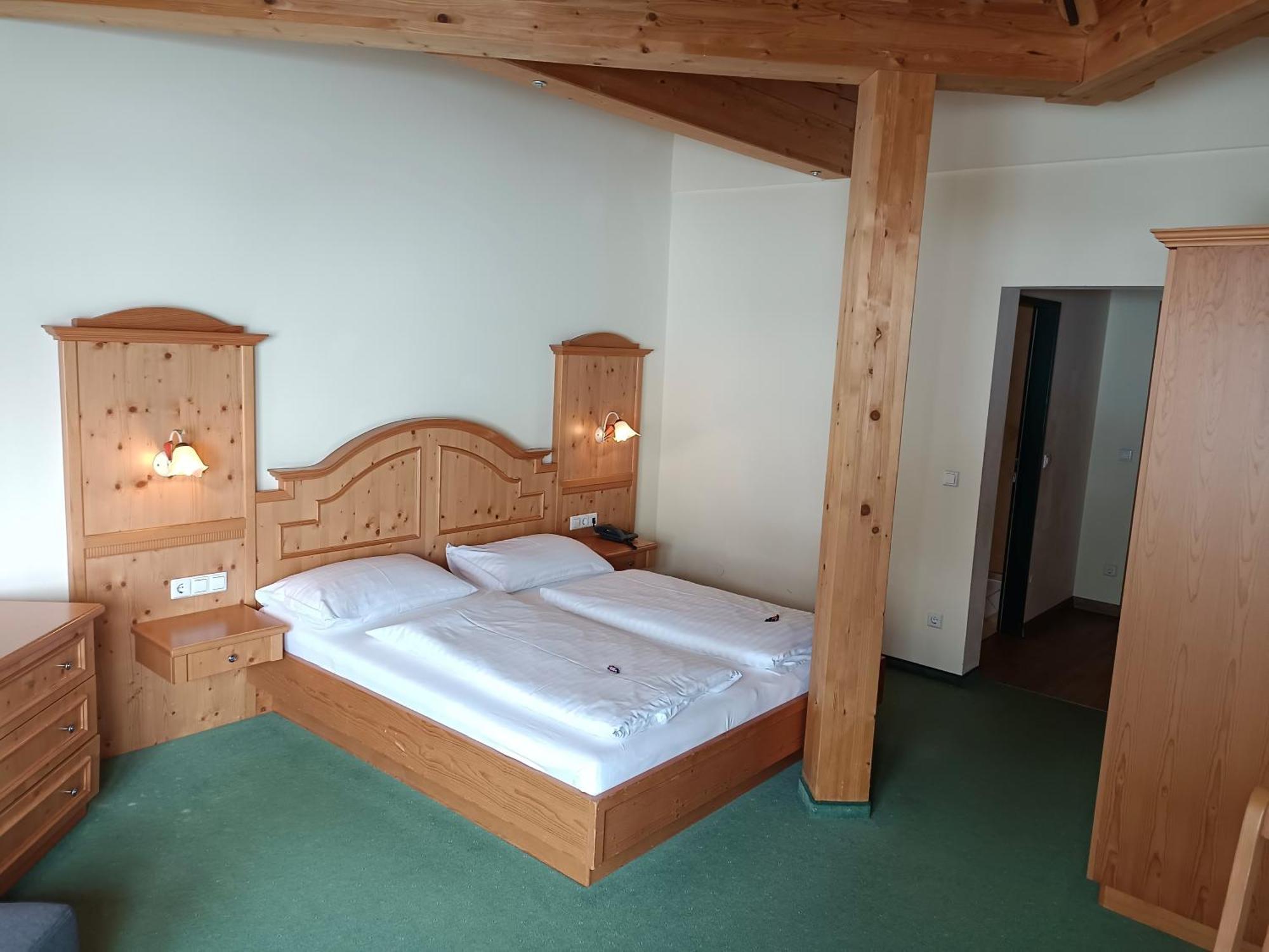 Hotel Gruenwaldkopf Обертауэрн Экстерьер фото